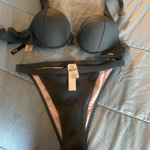 PINK bathing suit! Top-Medium, Bottom-Small - Picture 2 of 2